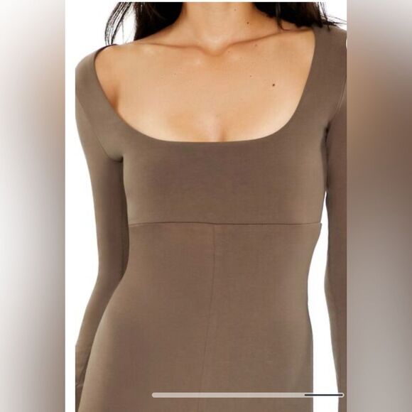 Forever 21 | Fitted Long-Sleeve Romper - Picture 3 of 6